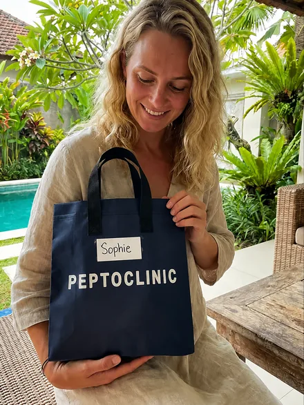 Sofia, a PeptoClinic customer, with the order they received